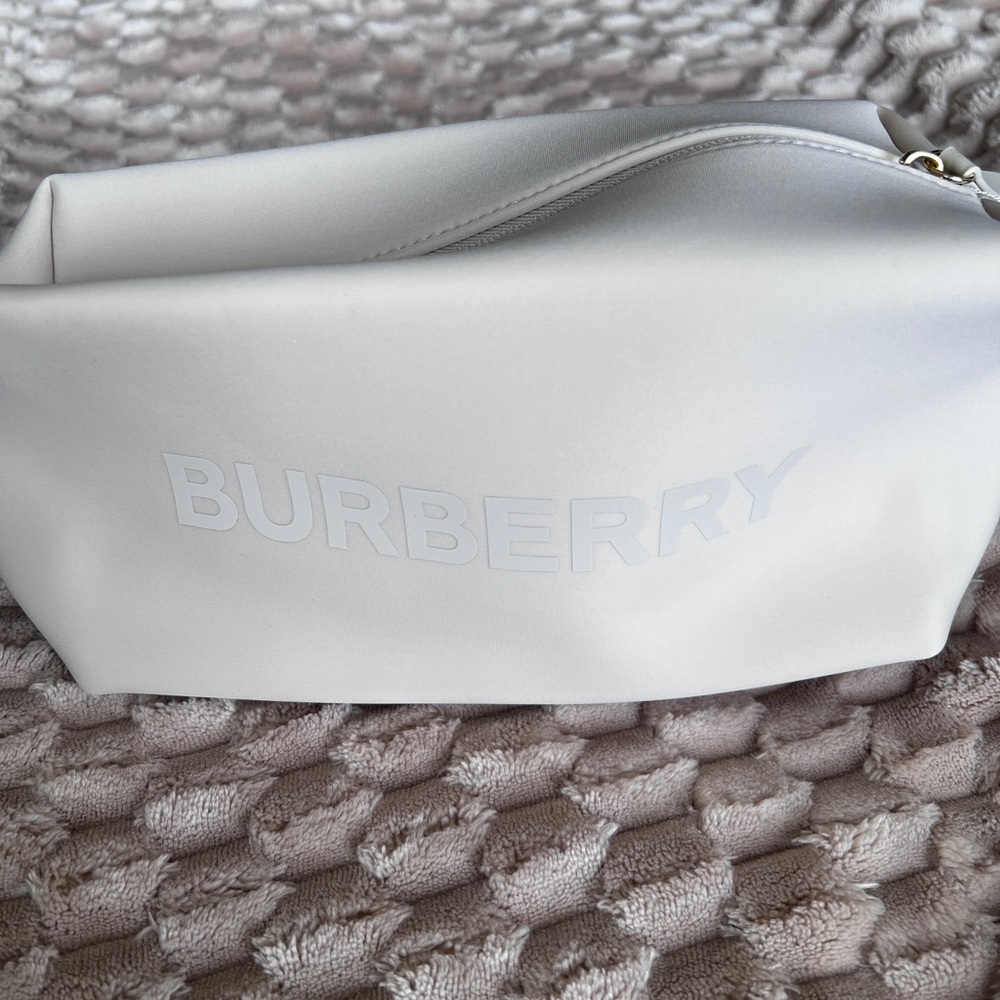 Burberry MULT FEMALE POUCH 23IV